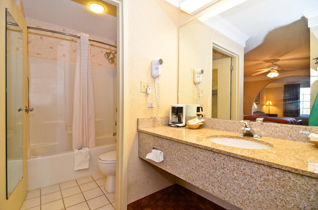 Peach State Inn & Suites Hawkinsville Eksteriør billede