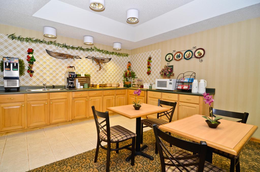 Peach State Inn & Suites Hawkinsville Eksteriør billede