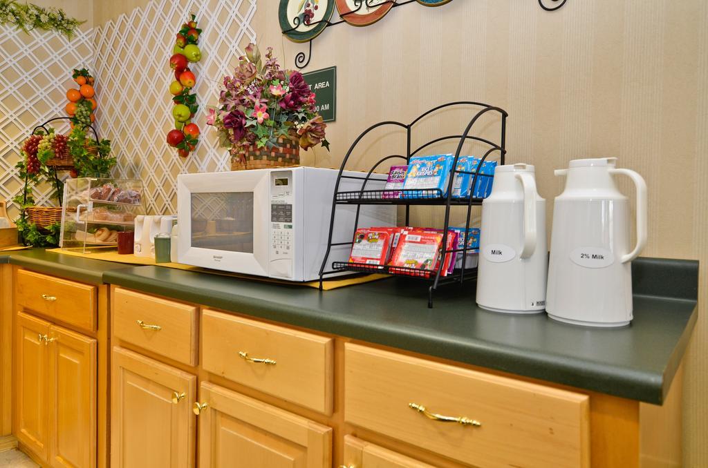 Peach State Inn & Suites Hawkinsville Eksteriør billede